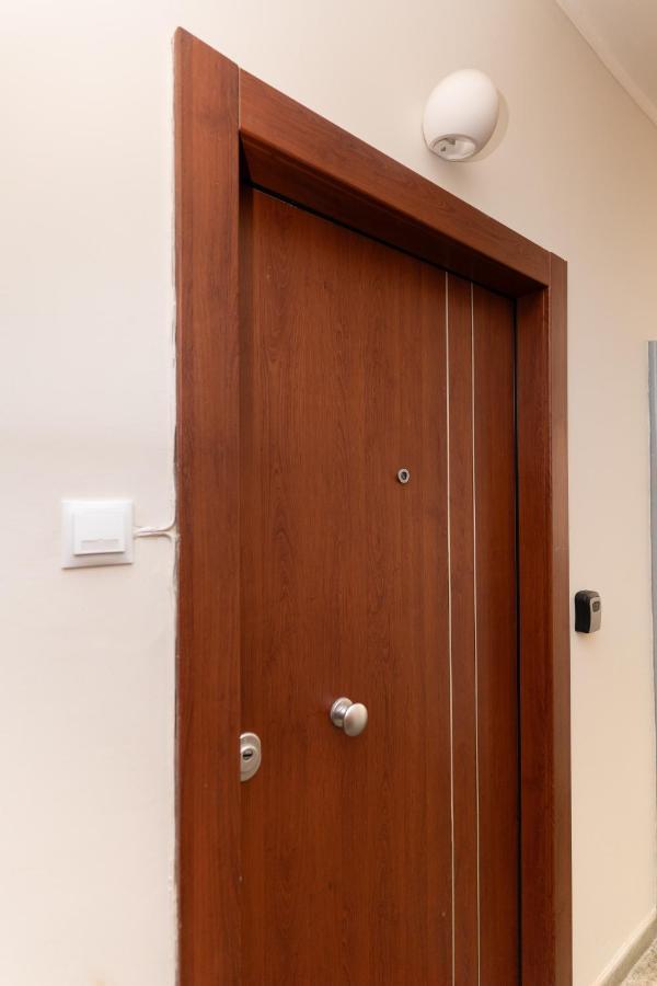 Modern Apartment, Short Walk To Acropolis Sites Athena Bagian luar foto